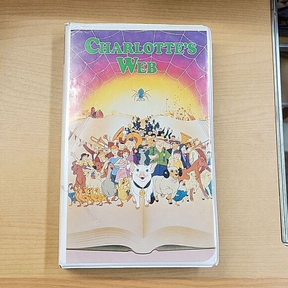 Charlotte's Web vhs movie and 2 paperback books + DVD movie - Picture 4 of 7